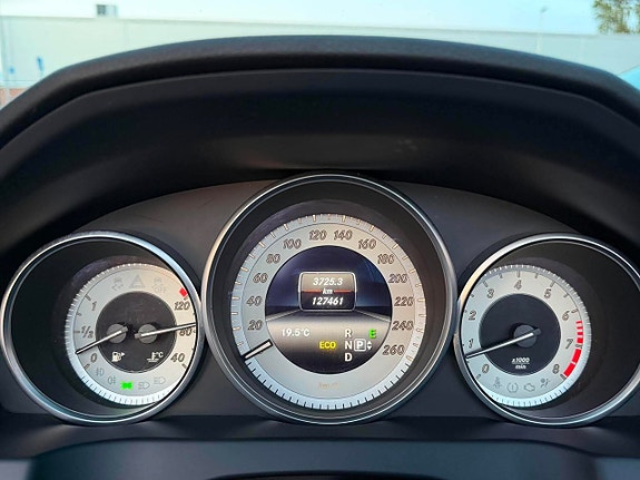 Mercedes-Benz E200 19 of 26