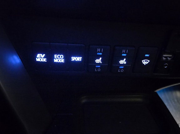Toyota RAV4 13 of 25