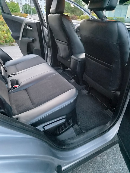 Toyota RAV4 20 of 25