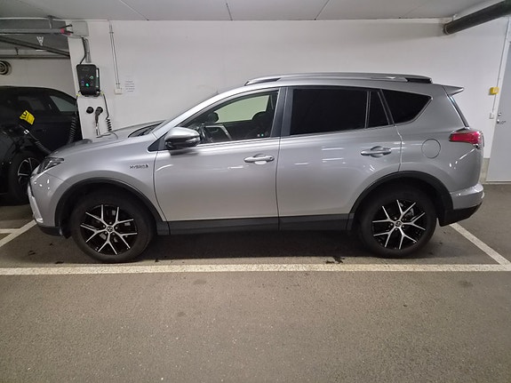 Toyota RAV4 6 of 25