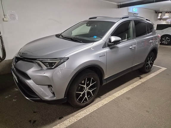 Toyota RAV4 5 of 25