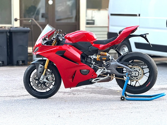 Ducati Panigale v2s 5 of 6