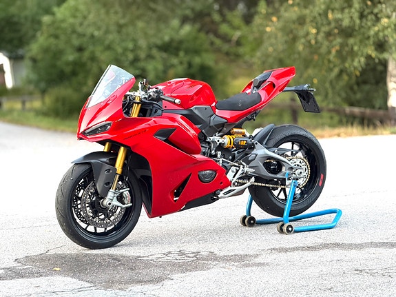 Ducati Panigale v2s 2 of 6