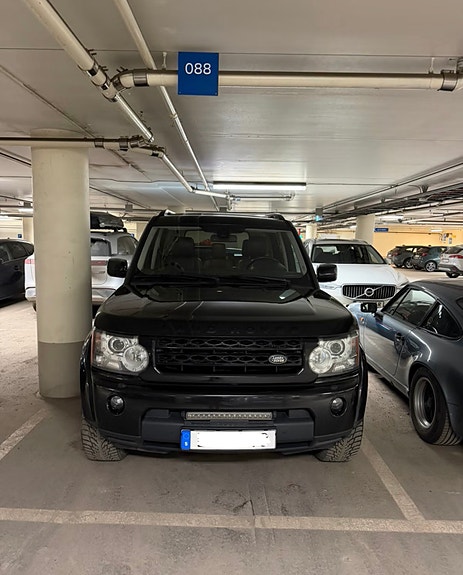 Land Rover Discovery 4 8 of 9