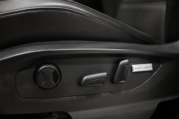 Volkswagen Amarok 20 of 30