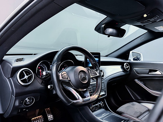 Mercedes-Benz CLA220 d 14 of 16