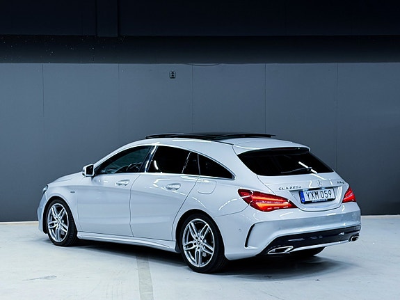 Mercedes-Benz CLA220 d 2 of 16