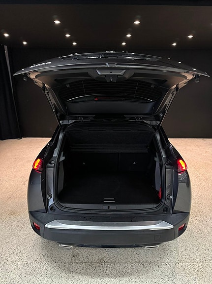 Peugeot 2008 8 of 17