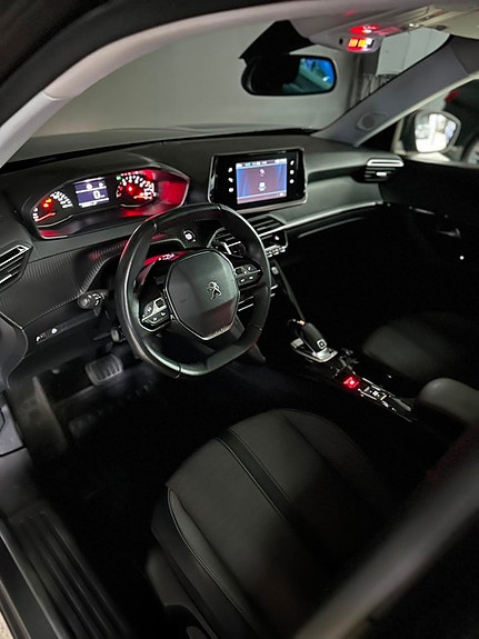 Peugeot 2008 11 of 17