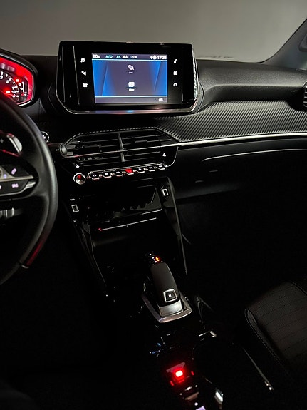 Peugeot 2008 13 of 17