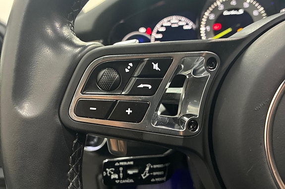 Porsche Panamera Turbo S 23 of 30