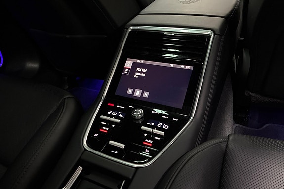 Porsche Panamera Turbo S 27 of 30