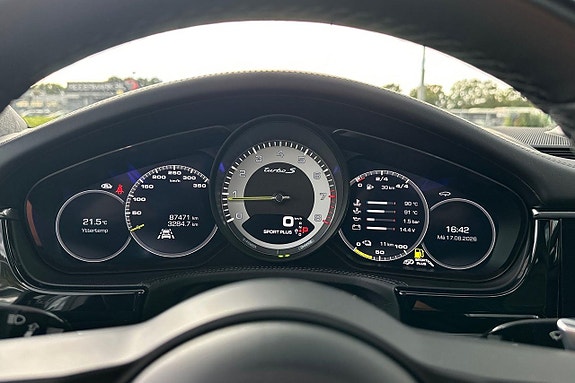 Porsche Panamera Turbo S 19 of 30