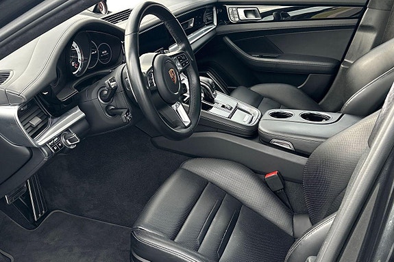 Porsche Panamera Turbo S 17 of 30
