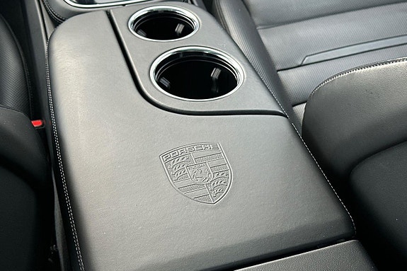 Porsche Panamera Turbo S 20 of 30