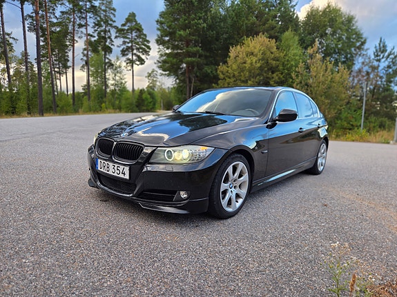 BMW 325d 2 of 5