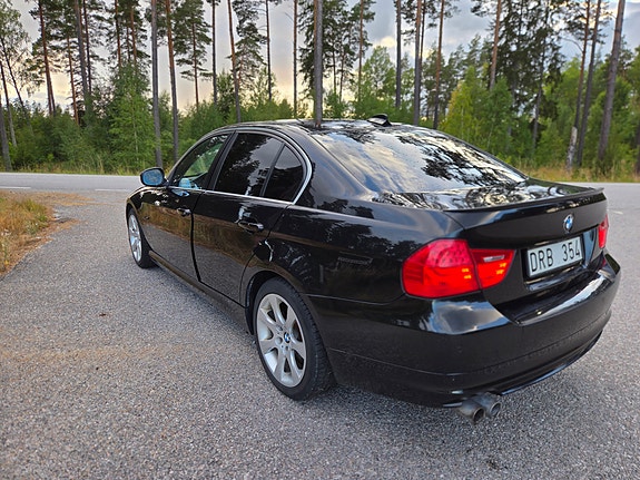 BMW 325d 3 of 5
