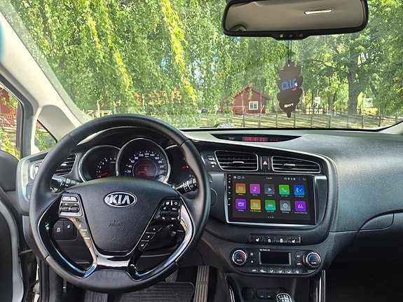 Kia Ceed 2 of 14