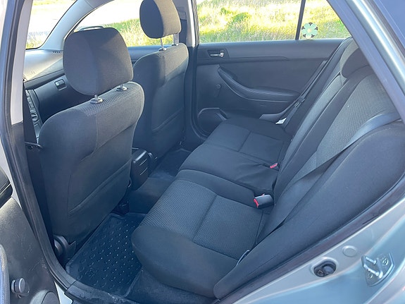 Toyota Avensis 6 of 7