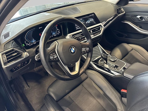 BMW 330e 13 of 19