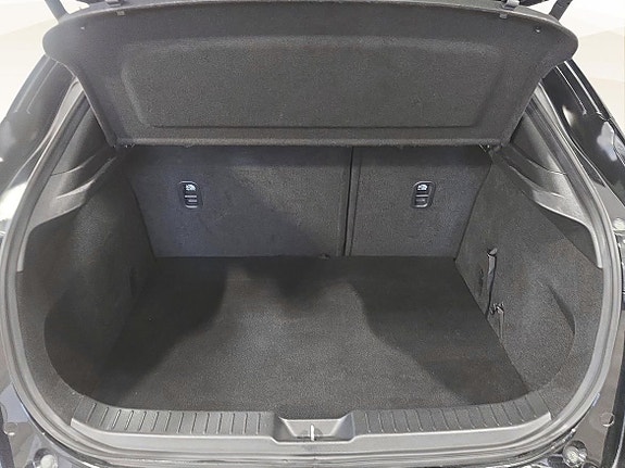 Mazda CX-30 12 of 18