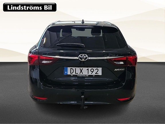Toyota Avensis 7 of 18