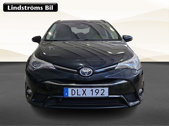 Toyota Avensis 8 of 18