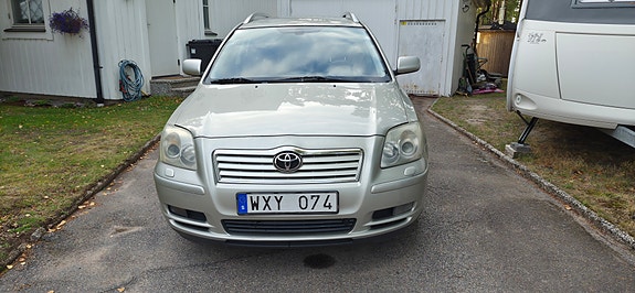 Toyota Avensis 3 of 7