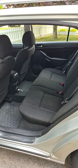 Toyota Avensis 7 of 7
