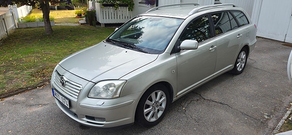 Toyota Avensis 4 of 7