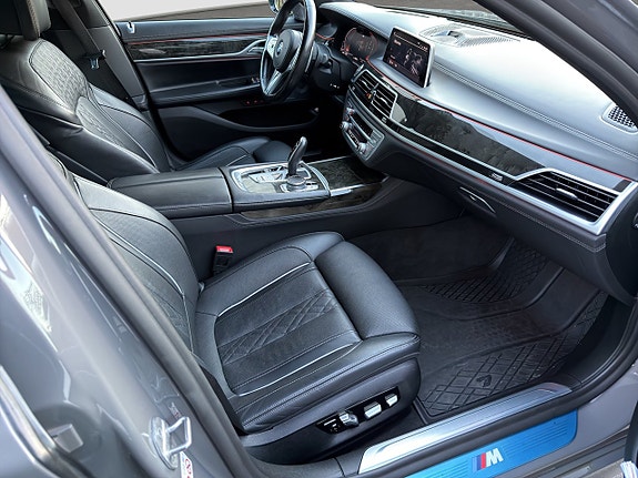 BMW 750Ld 11 of 19