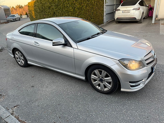 Mercedes-Benz C180 3 of 15