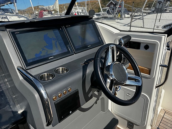 Nimbus T9 / Tender 9 – Mercury Verado 300 hk – 2019 – 245 timmar 4 of 12