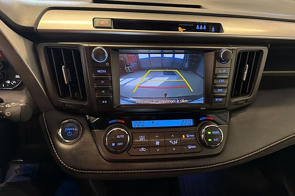 Toyota RAV4 12 of 14