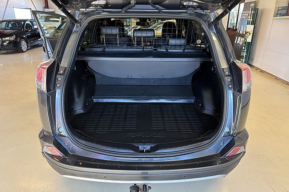 Toyota RAV4 11 of 14