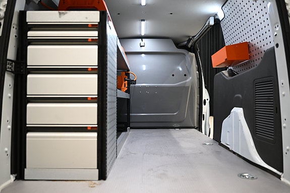 Ford Transit Connect 8 of 30