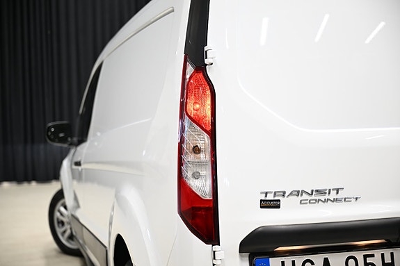 Ford Transit Connect 16 of 30
