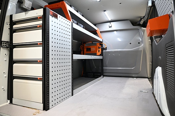 Ford Transit Connect 10 of 30