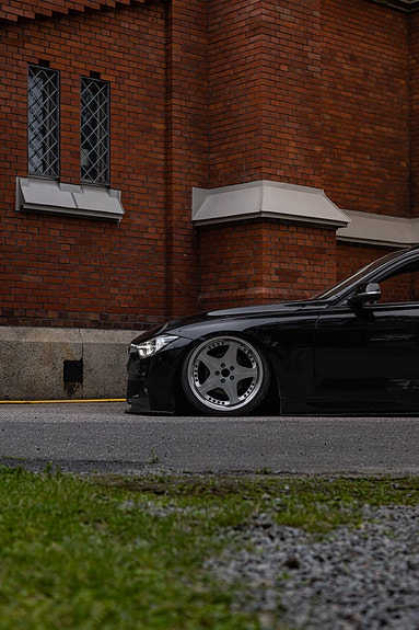 BMW 320d 5 of 8