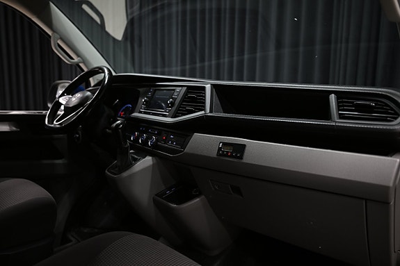 Volkswagen Transporter 26 of 30