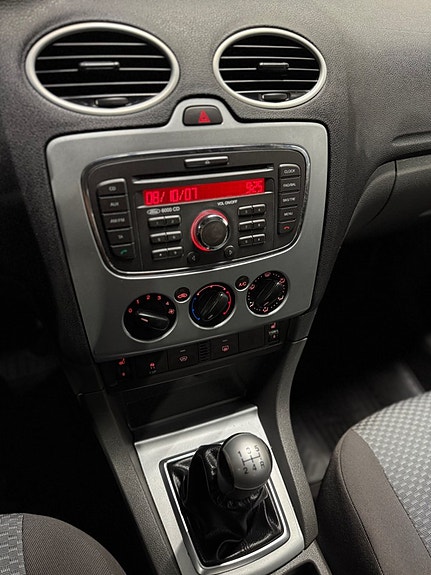 Ford Focus 13 of 15