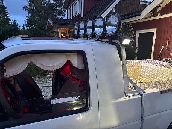 Nissan Navara 2 of 17