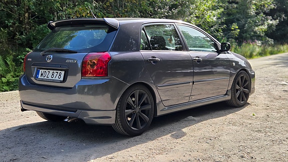 Toyota Corolla 3 of 7