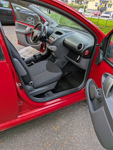Toyota Aygo 7 of 13