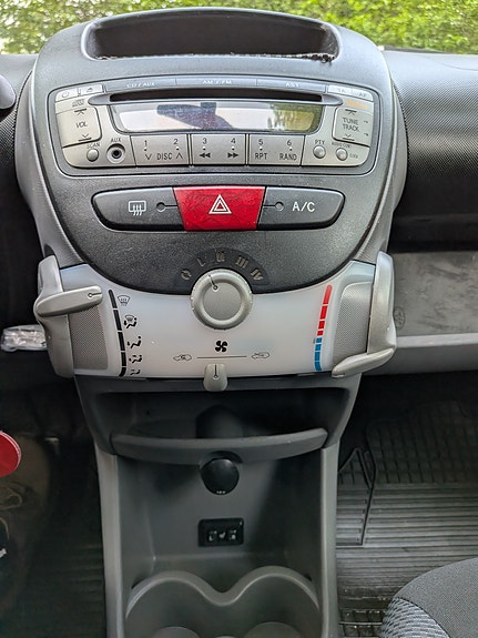 Toyota Aygo 11 of 13