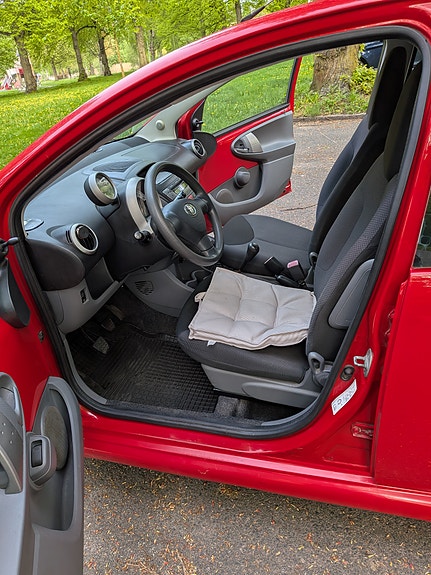 Toyota Aygo 8 of 13