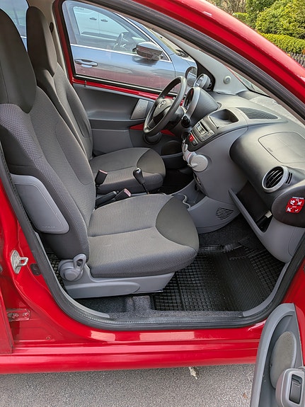 Toyota Aygo 4 of 13
