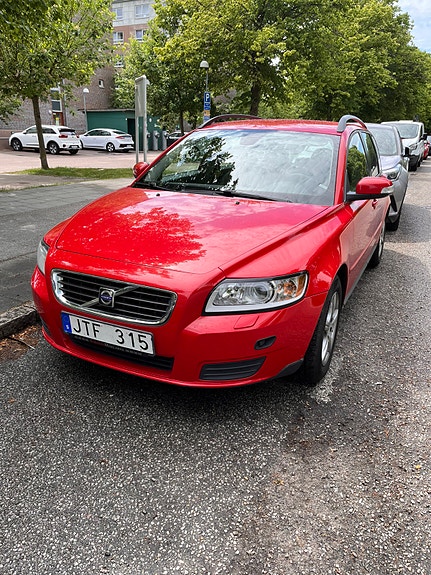Volvo V50 2 of 4