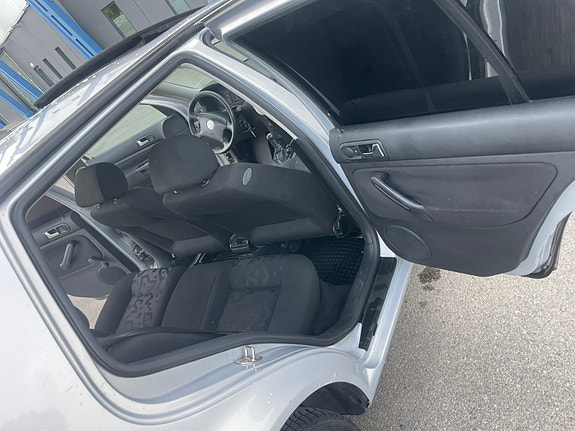 Volkswagen Golf IV 12 of 12
