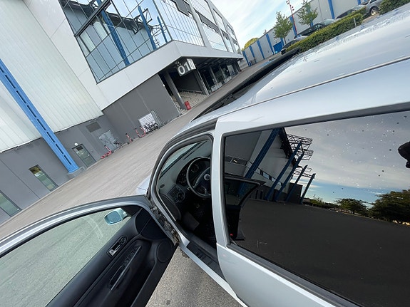 Volkswagen Golf IV 7 of 12